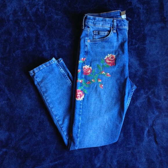 Topshop Floral Embroidered High Rise Jamie Jeans - Picture 2 of 9